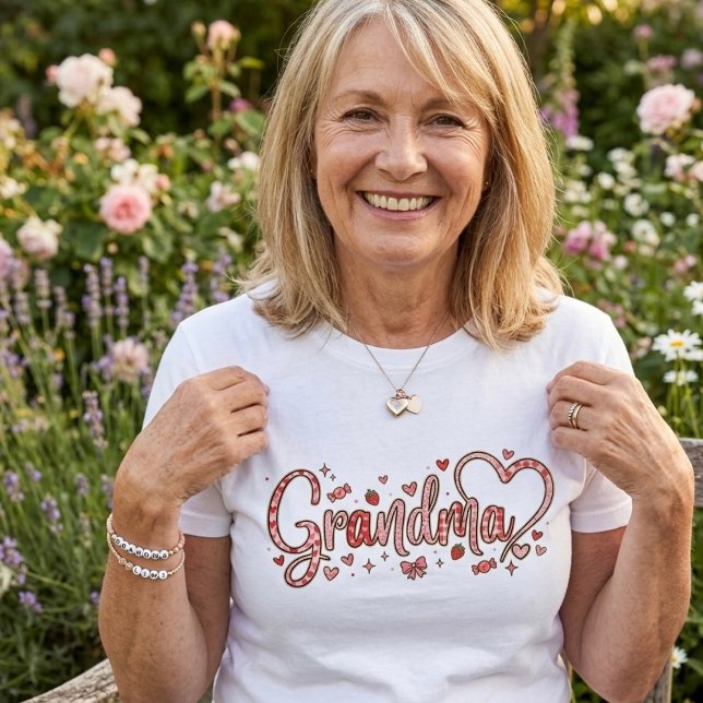 Süße, whimsicalische und warme Oma T-Shirt (Von Creator hochgeladen)