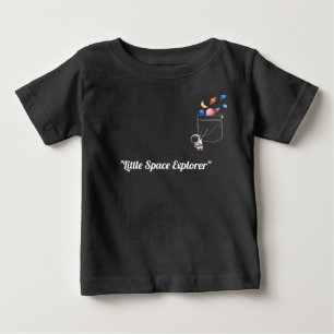 Süßer Astronaut in der Tasche mit schwebenden Plan Baby T-shirt