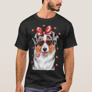 Süßer Australian Shepherd leckt Lutscher Valenti T-Shirt