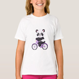 Süßer Baby-Panda fährt auf violettem Fahrrad Carto T-Shirt