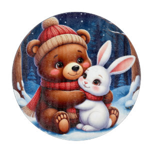 Süßer Bär hält Häschen Schneidebrett