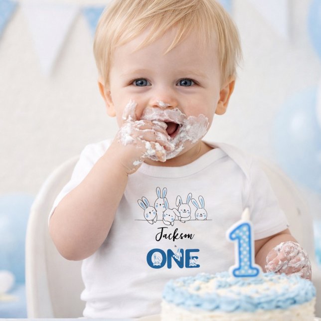 Süßer blauer Hase Junge erster Geburtstag  Baby Strampler (Von Creator hochgeladen)