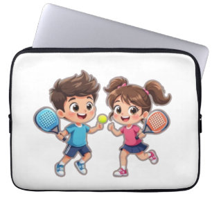 Süßer Cartoon-Junge und -Mädchen spielen Padel-Ten Laptopschutzhülle