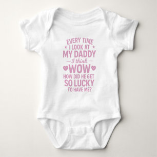 Süßer Daddy, der Glück hat, mich zu haben Zitat Baby Strampler