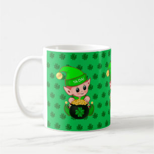 Süßer Elf, Goldmünzen und Glückskleeblätter auf Gr Kaffeetasse