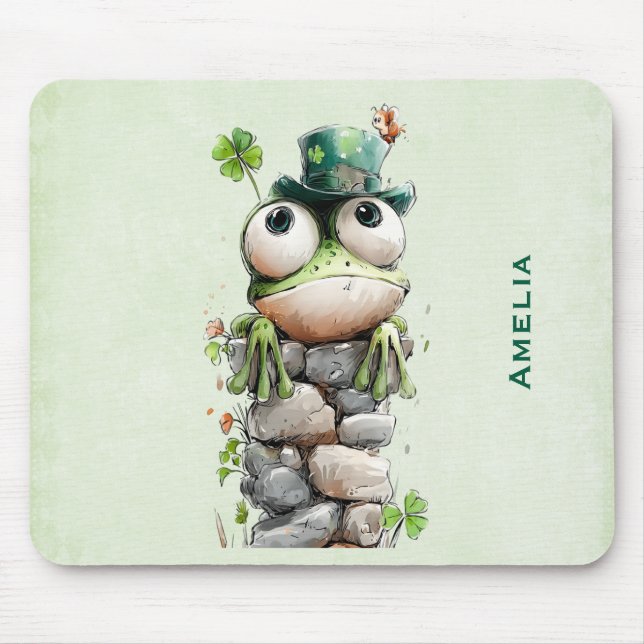 Süßer Frosch mit grüner Mütze und Kleeblatt Mousepad (Vorne)