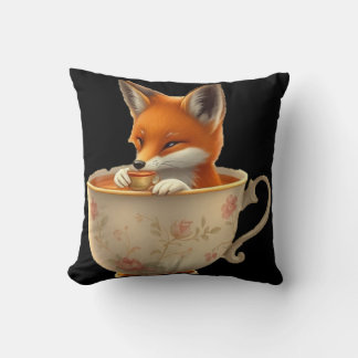 Süßer Fuchs, der Tee trinkt Kissen