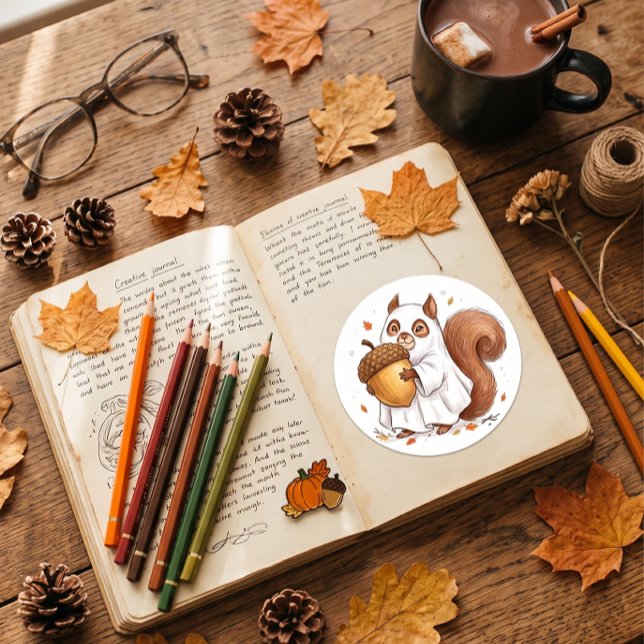 Süßer Halloween-Geist-Eichhörnchen individueller G Runder Aufkleber (Von Creator hochgeladen)