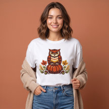 Süßer Herbstkauz auf Kürbis Thanksgiving Herbst
