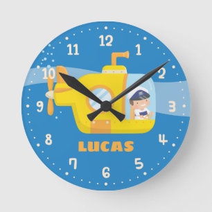 Süßer Junge im U-Boot Kinder Name Zimmer Wanduhr