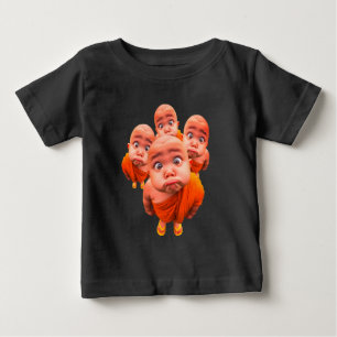 Süßer junger Mönch Minimalistische Orange Robe Baby T-shirt