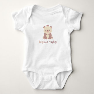 Süßer Kawaii-Prinz-Bär "Klein aber mächtig" Baby-B Baby Strampler