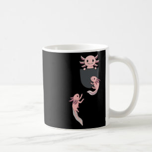 Süßer kleiner Axolotl spielt Klettern in der Tasch Kaffeetasse