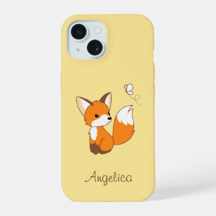 Süßer kleiner Fuchs beobachtet Schmetterling iPhone 15 Hülle