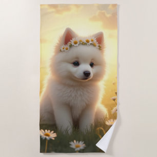 Süßer kleiner weißer Spitz-Welpe  Strandtuch