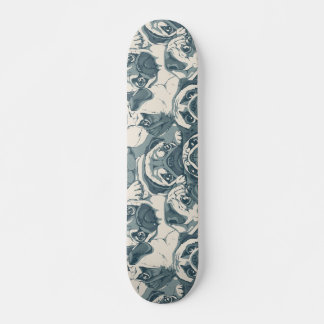 Süßer Mops-Hund nahtloses Muster Skateboard