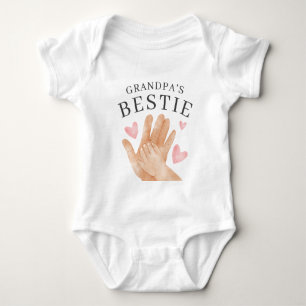 Süßer Opa's Bestie Herz und Hände Baby Strampler