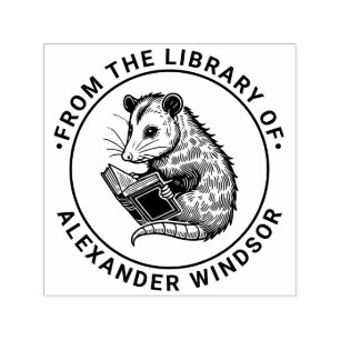 Süßer Opossum liest Buch Bibliotheksbuch Name Permastempel