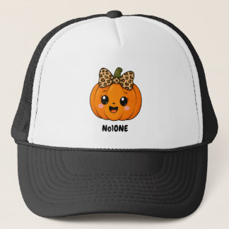 Süßer orangefarbener kleiner Kürbis Halloween Name Truckerkappe