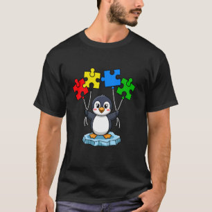 Süßer Pinguin hält Puzzleteile Autismus-Bewusstsei T-Shirt