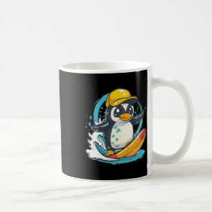 Süßer Pinguin surft  Kaffeetasse