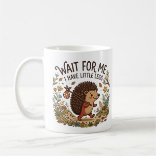 Süßer reisender Igel mit kleinen Beinen Kaffeetasse