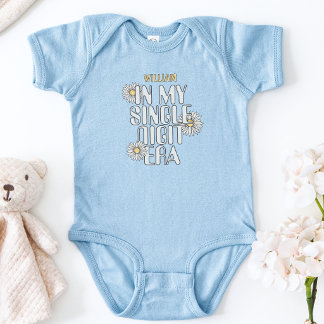 Süßer Retro-Name aus meiner Single-Digit-Ära für B Baby Strampler