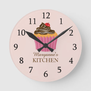 Süßer rosa Cupcake-Küche personalisiert Runde Wanduhr