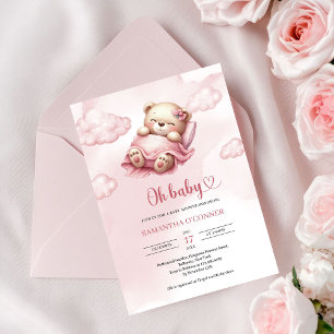 Süßer schlafender Teddybär in rosa Himmel und Wolk Einladung
