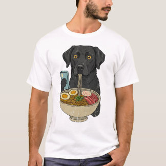 Süßer schwarzer Labrador-Hund hält Telefon und iss T-Shirt
