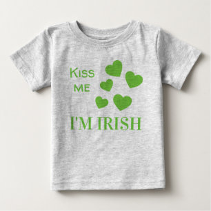 Süßer St. Patricks Day Küss mich, ich bin irisch Baby T-shirt