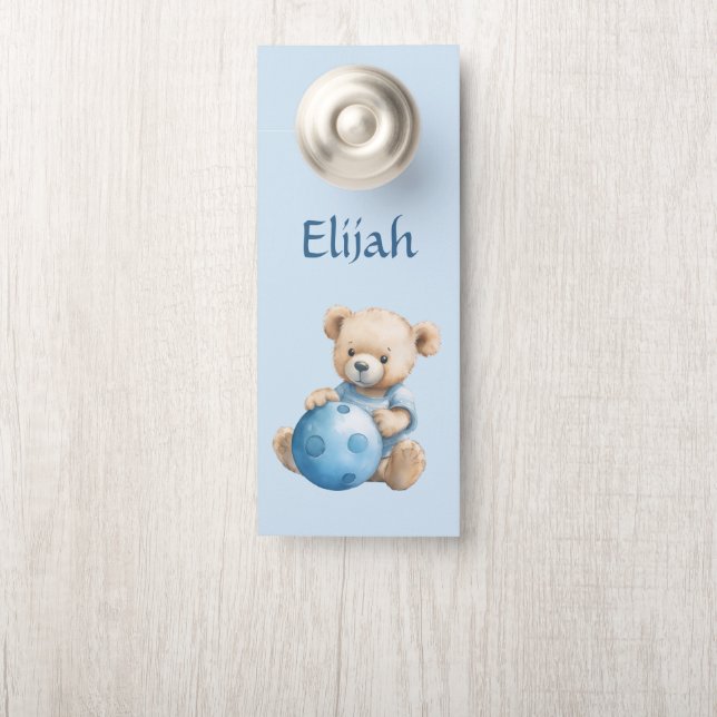 Süßer Teddybär mit blauem Ball Türanhänger (Auf Knauf)