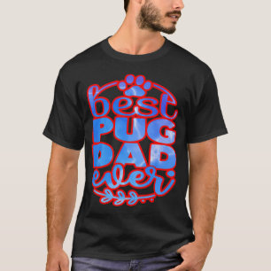 Süßer trauriger Mops mit Kopfhörern hört zu T-Shirt