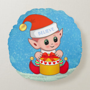 Süßer Weihnachts-Baby-Elf auf hellblauer runder Ki Rundes Kissen