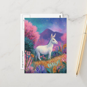 Süßer weißer Esel in den Bergen Postkarte
