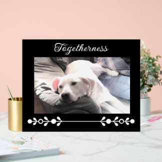 Süßer weißer Welpe Hund Foto schwarzer Dekorrahmen Acrylschild