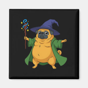 Süßer Zauberer-Pug-Hund mit einem magischen Stab Magnet