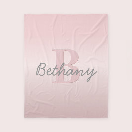 Süßes anpassbares rosa Monogramm und Ihr Name in S Fleecedecke