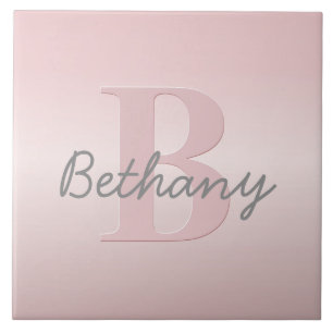 Süßes anpassbares rosa Monogramm und Ihr Name in S Fliese