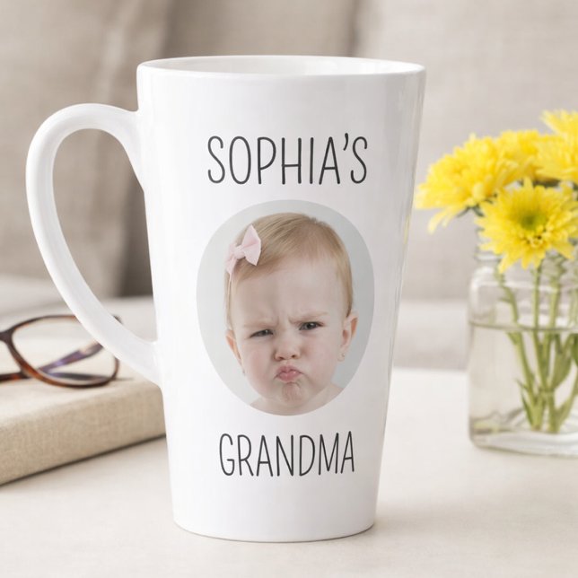 Süßes Babyportrait 'Liebling meines Opas' Latte Milchtasse (Personalized Grandma Latte Mug with Baby Photo Custom Gift)