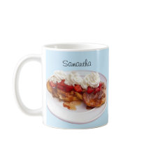 Süßes Brot mit Erdbeeren und Sahne