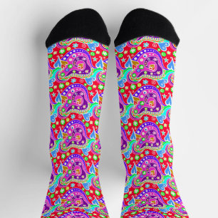 Süßes farbenfrohes handgezeichnetes Musterkuvert Socken
