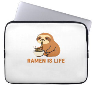 Süßes Faultier, das Ramen isst � Lustiges Nudellie Laptopschutzhülle