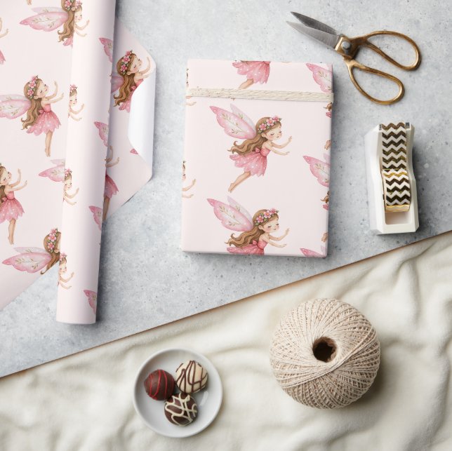 Süßes Feenmädchen im rosa Kleid - Whimsical Geschenkpapier (Kunsthandwerk)
