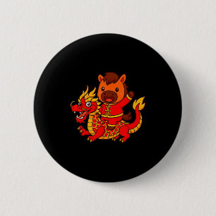 Süßes Feuerpferd reitet auf chinesischem Drachen z Button