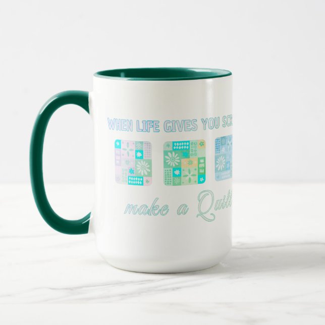 Süßes & Florales Patchwork-Muster in grünen Farben Tasse (Links)