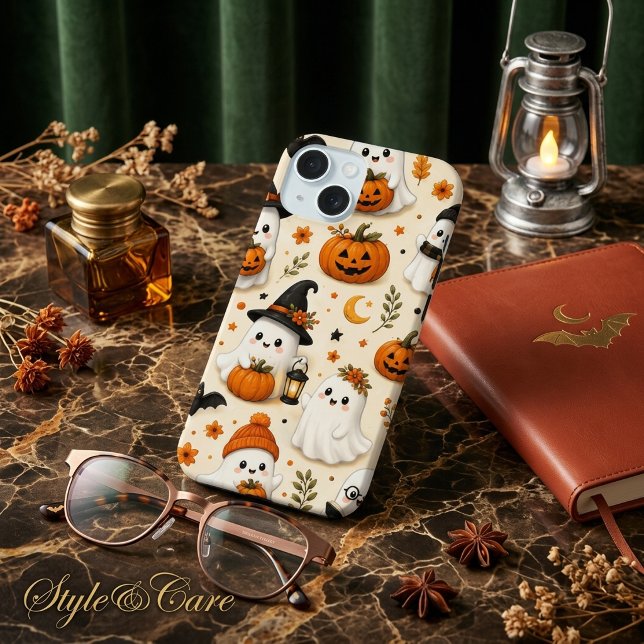 Süßes Geist- und Kürbis-Halloween-Muster iPhone 15 Hülle (Cute Ghost & Pumpkin Halloween Pattern iPhone 15 Case)