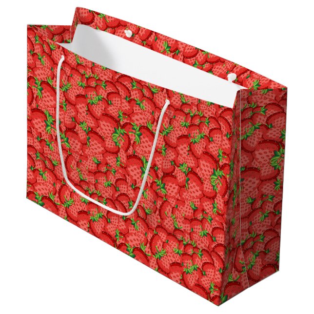 Süßes, gekacheltes Erdbeermuster  Große Geschenktüte (Vorderseite Schrägansicht)