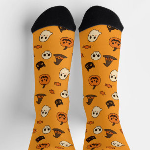 Süßes Halloween-Muster – Kürbisse, Geister & Katze Socken