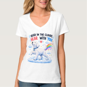 Süßes Hundedesign mit Kopf in den Wolken T-Shirt